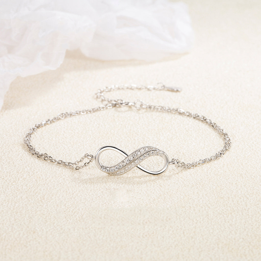 Veyra Armband Nummer 8 – Silber mit Zirkonia