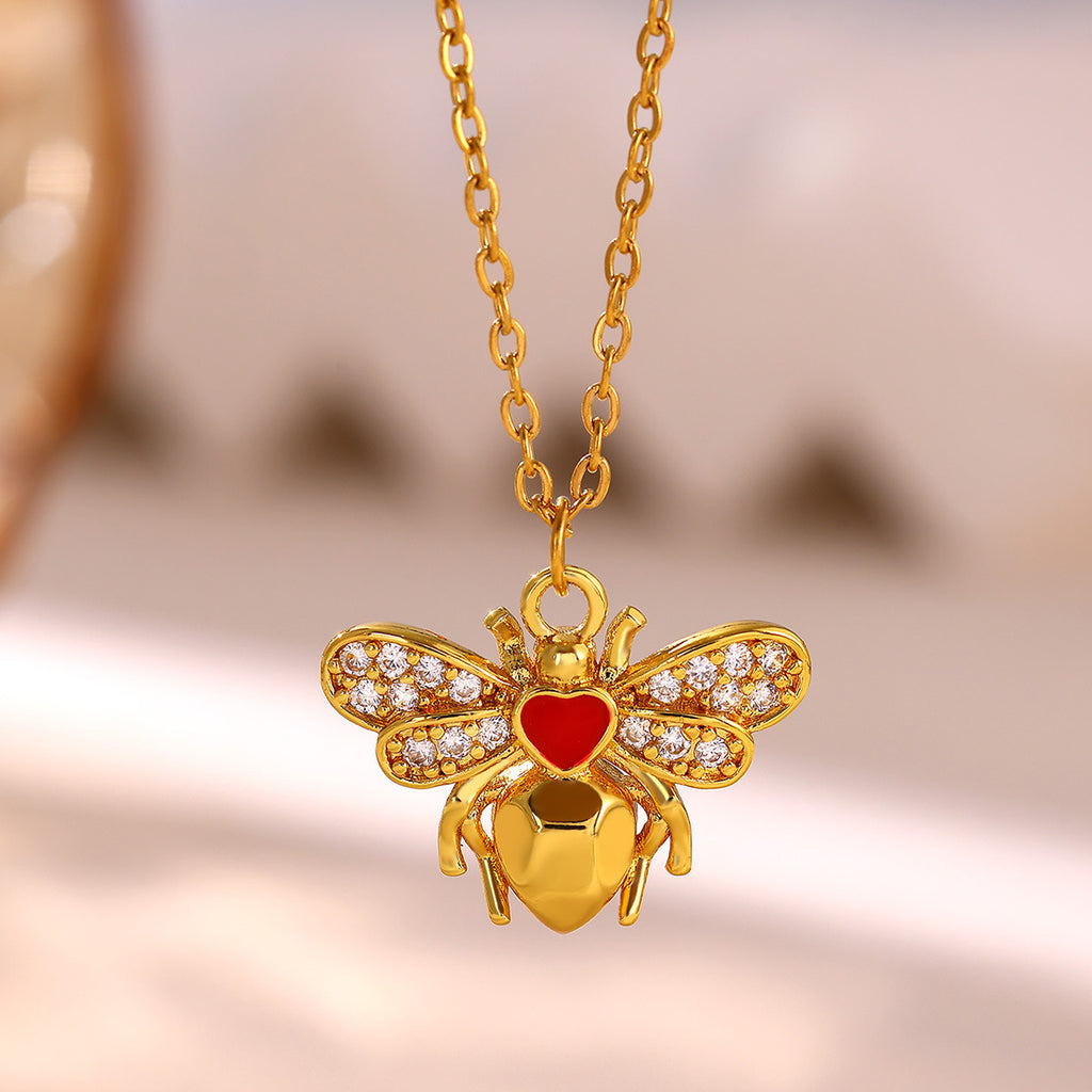 Veyra Heart Necklace – Elegant Heart Pendant for Women in Gold