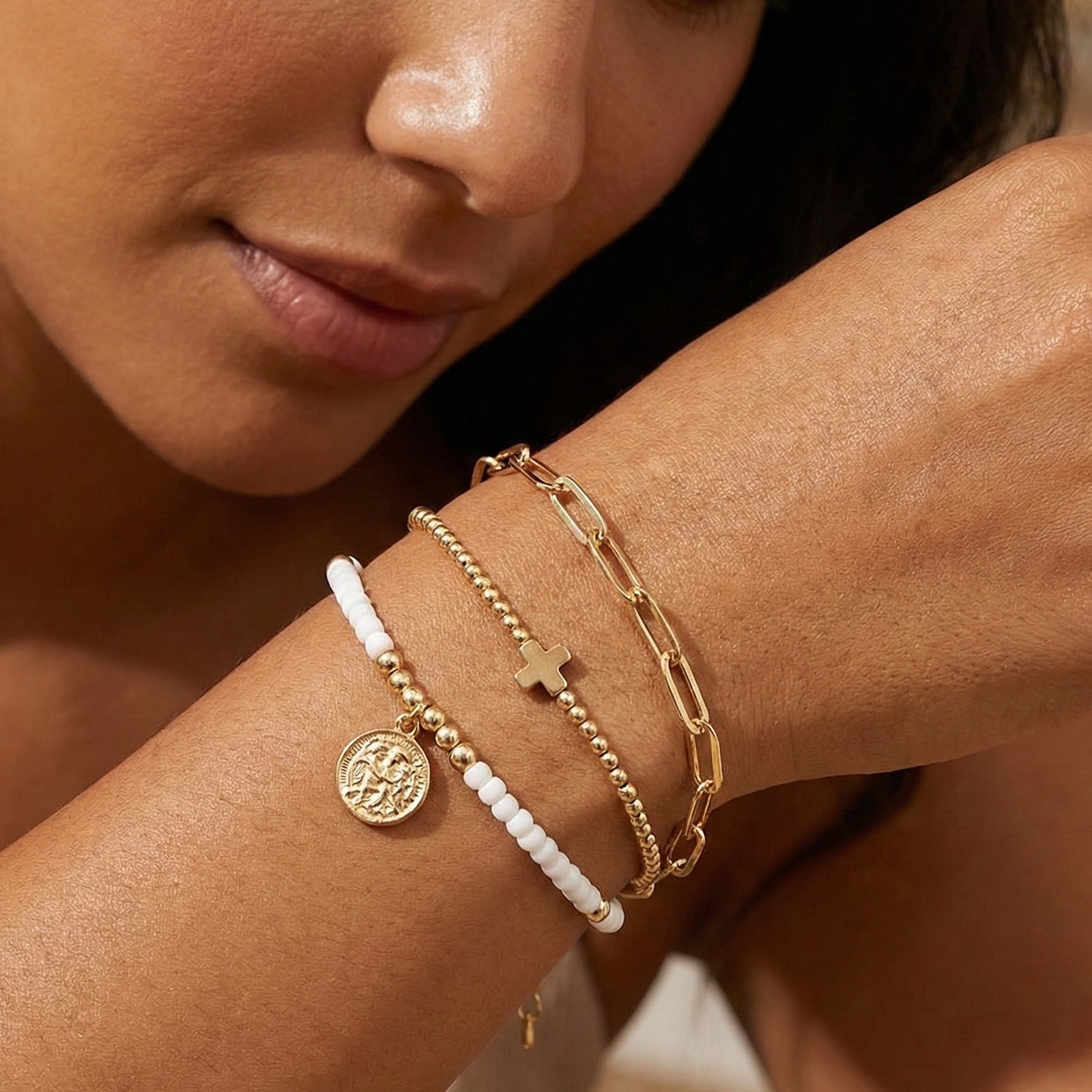 Veyra Armband Kollage Gold – Elegantes Damen-Armband