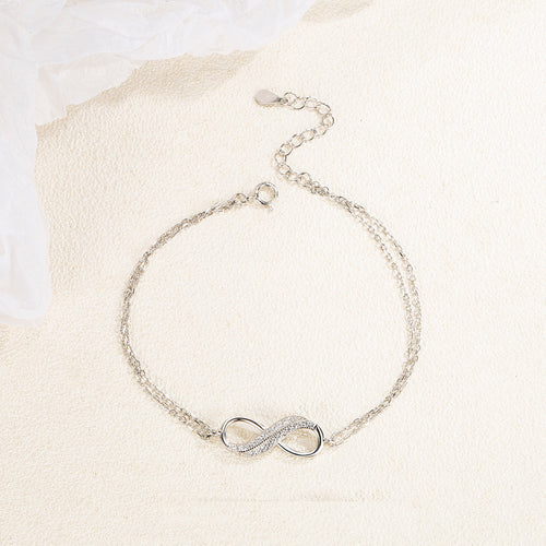 Veyra Bracelet Number 8 – Silver with Zirconia